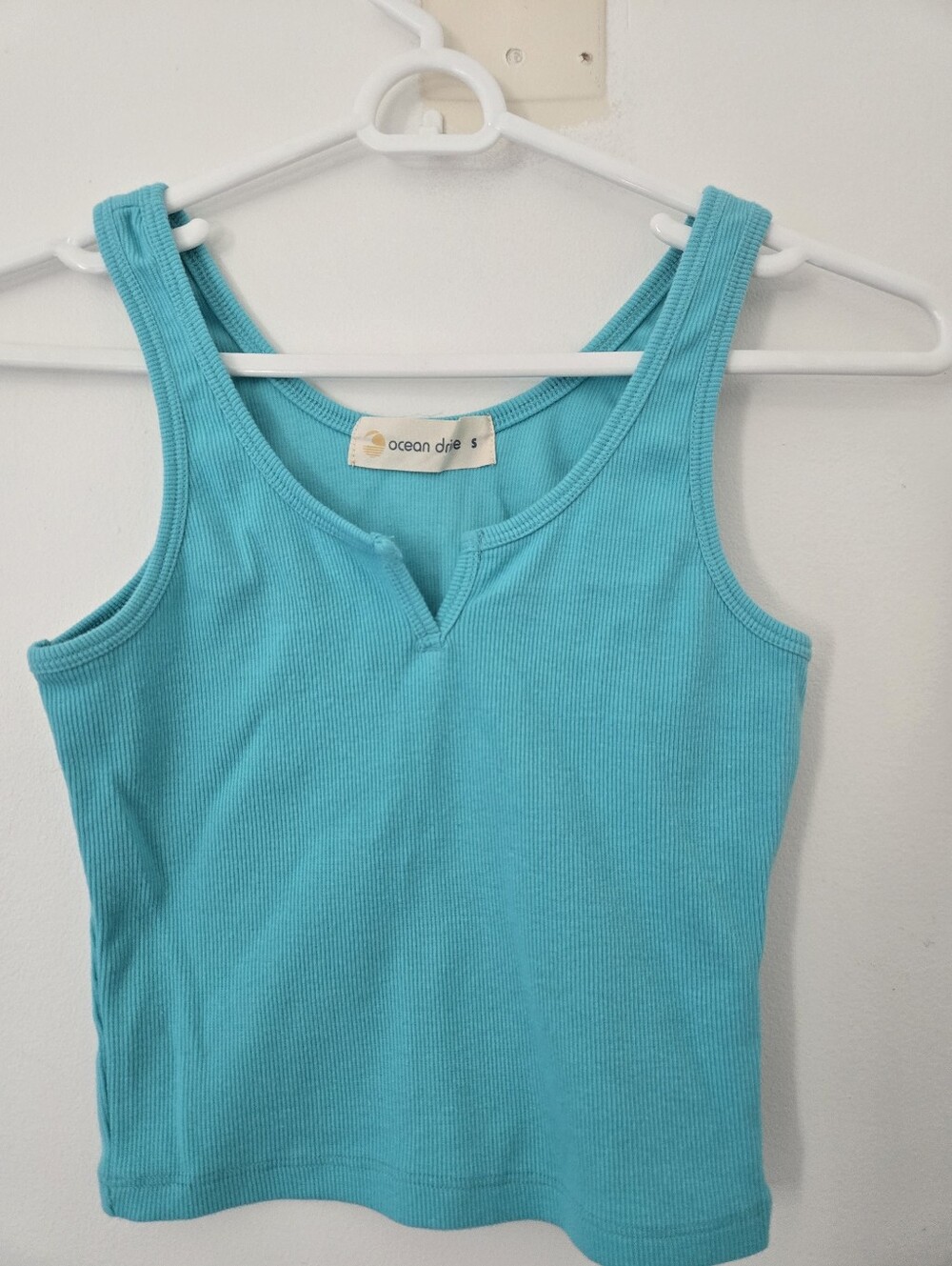 Ocean Drive Cropped Turquoise Notch Ribbed Tank - Picture 2 of 7